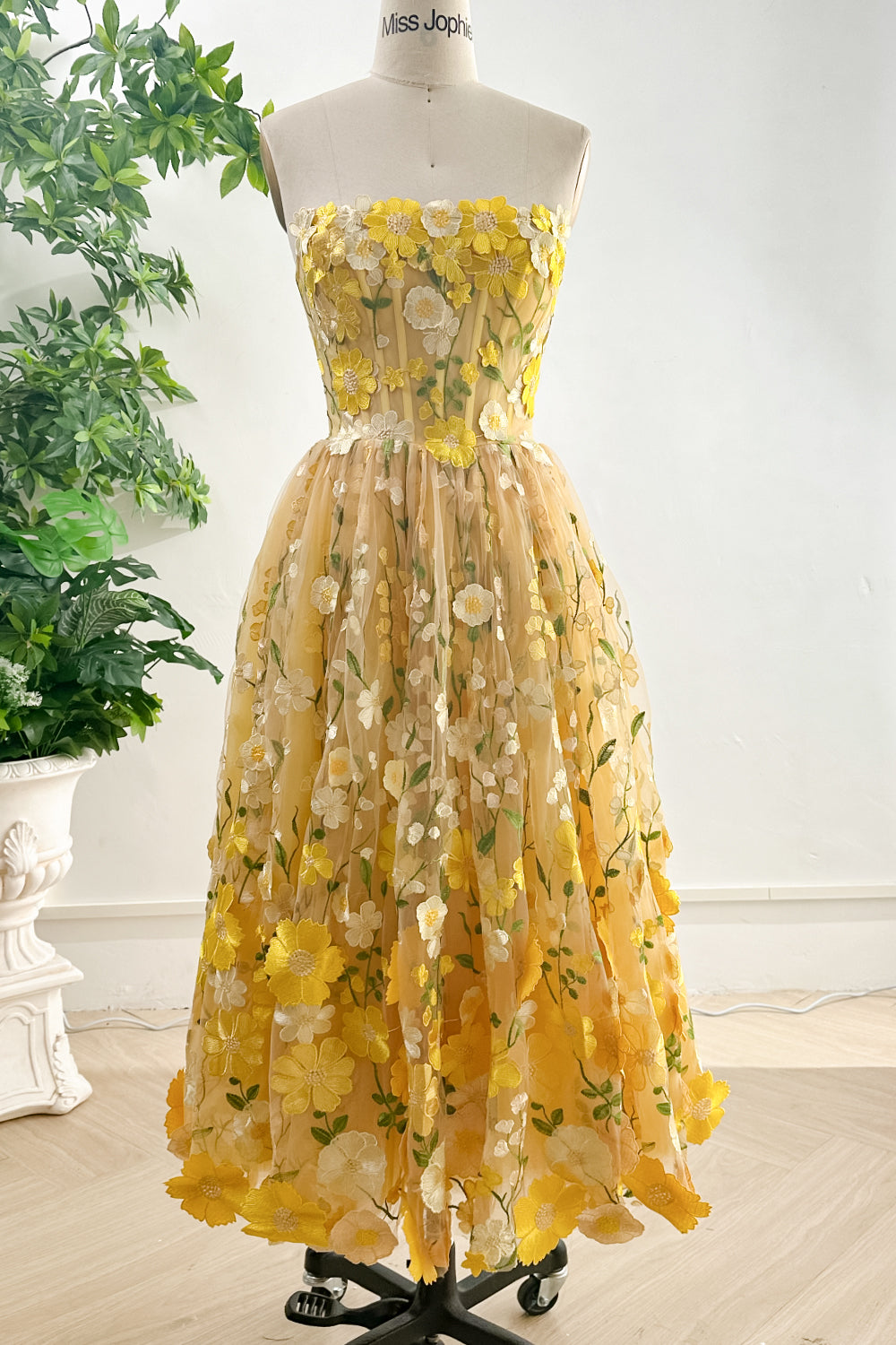 THEGIRLSOUTFITS Strapless Corset YellowFloral Embroidered Midi Dress