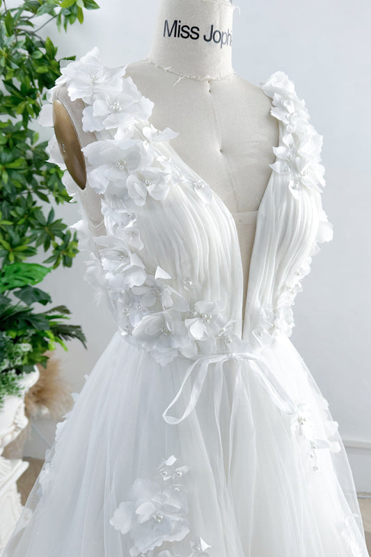 V Neck Sleeveless 3D Floral Applique Midi Wedding Dress